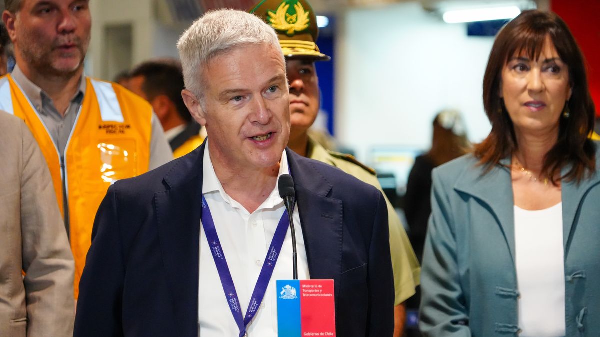 Nicolas Claude, gerente general del Aeropuerto de Santiago, destacó que el sistema va en línea con la nueva legislación que endurece las penas contra el transporte irregular.