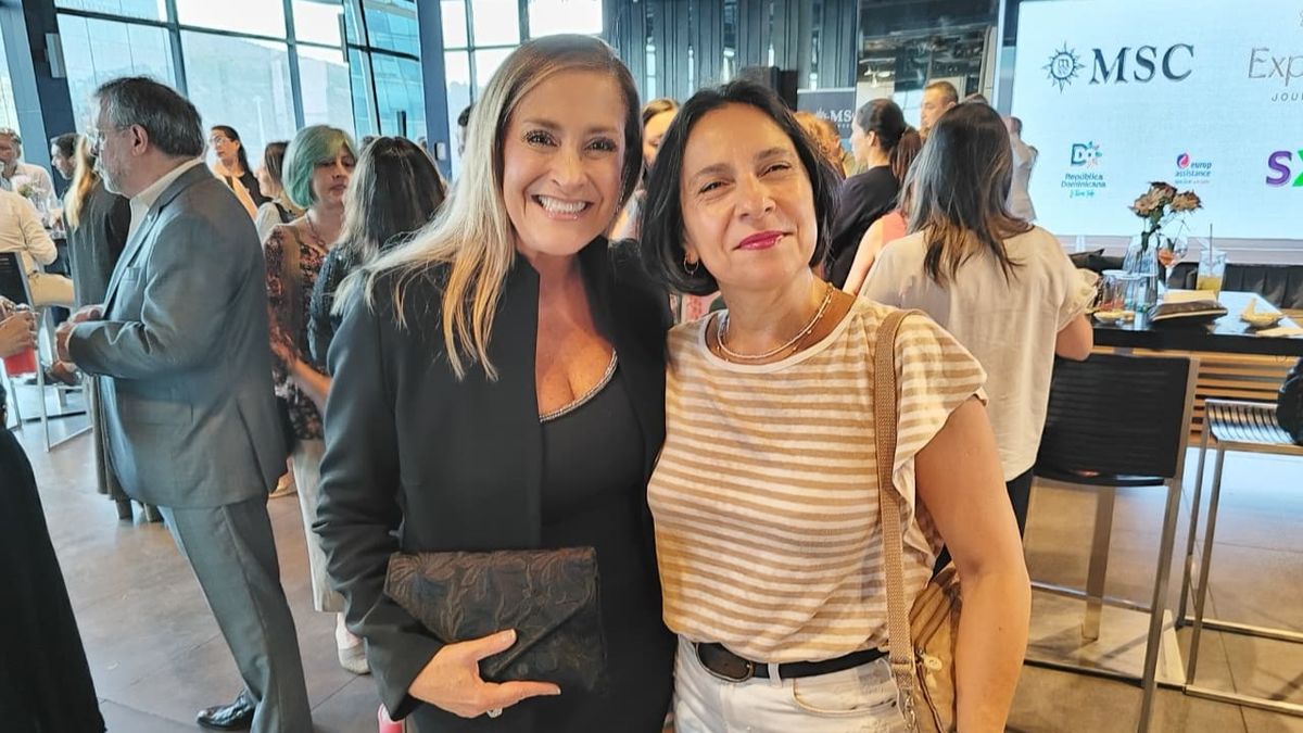 Sonia Triana, directora de CIC Travel Chile, junto a Daniela Puente, gerente comercial de Talaria Viajes. 