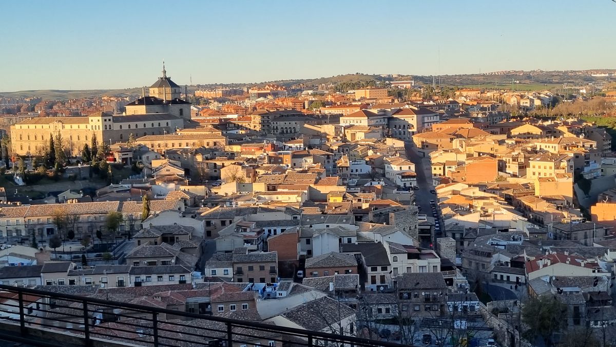 España: vistas panorámicas, arte e historia son las claves para disfrutar tu paseo por Toledo.