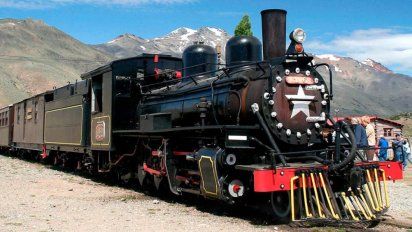 78 años de La Trochita: aniversario a todo vapor con bandidos y bandoleros