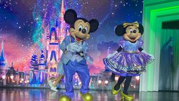 Mickey Mouse y Minnie Mouse, icónicos personajes de Disney. 