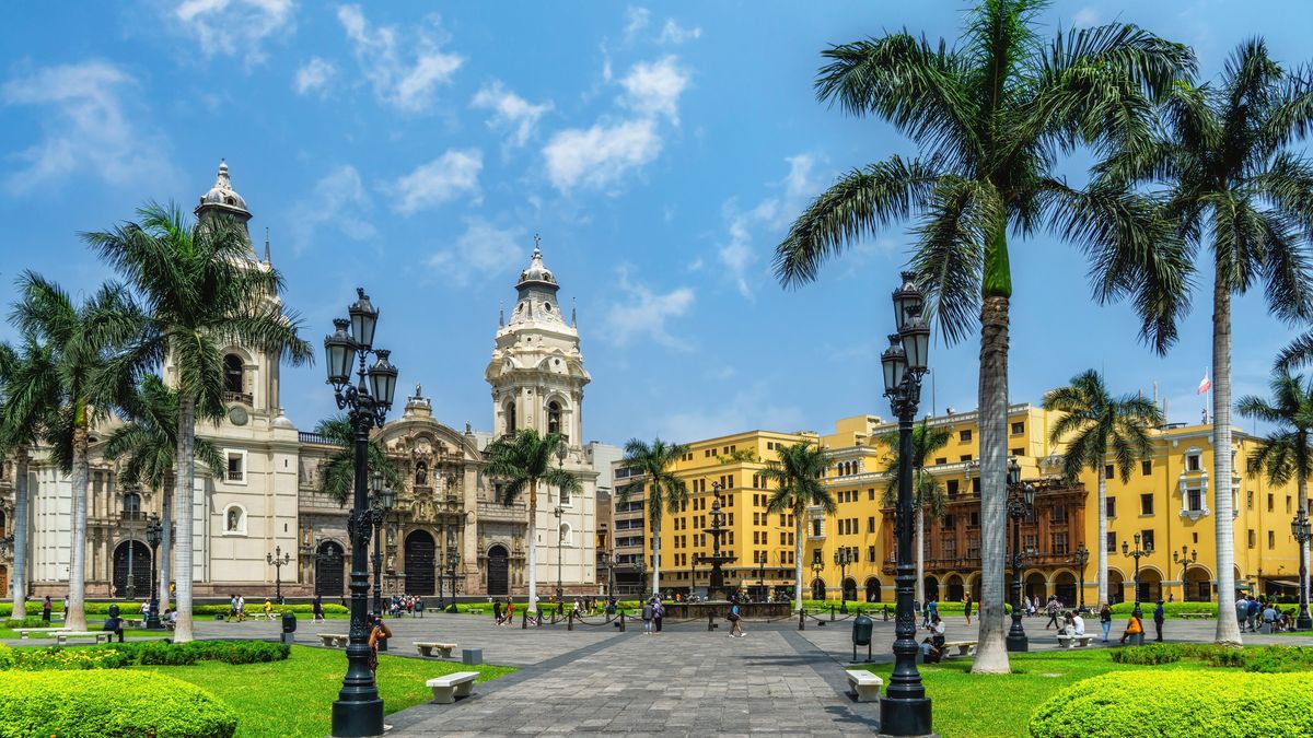 La Plaza Mayor de Lima es el corazón histórico de la ciudad.