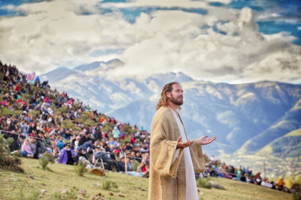 Las propuestas del Ente Tucumán Turismo&nbsp;(ETT) para promocionar los atractivos de la Ruta de la Fe -sumadas a la oferta en cultura y actividades al aire libre- atrajeron a miles de turistas que movilizaron la economía tucumana este fin de semana largo.