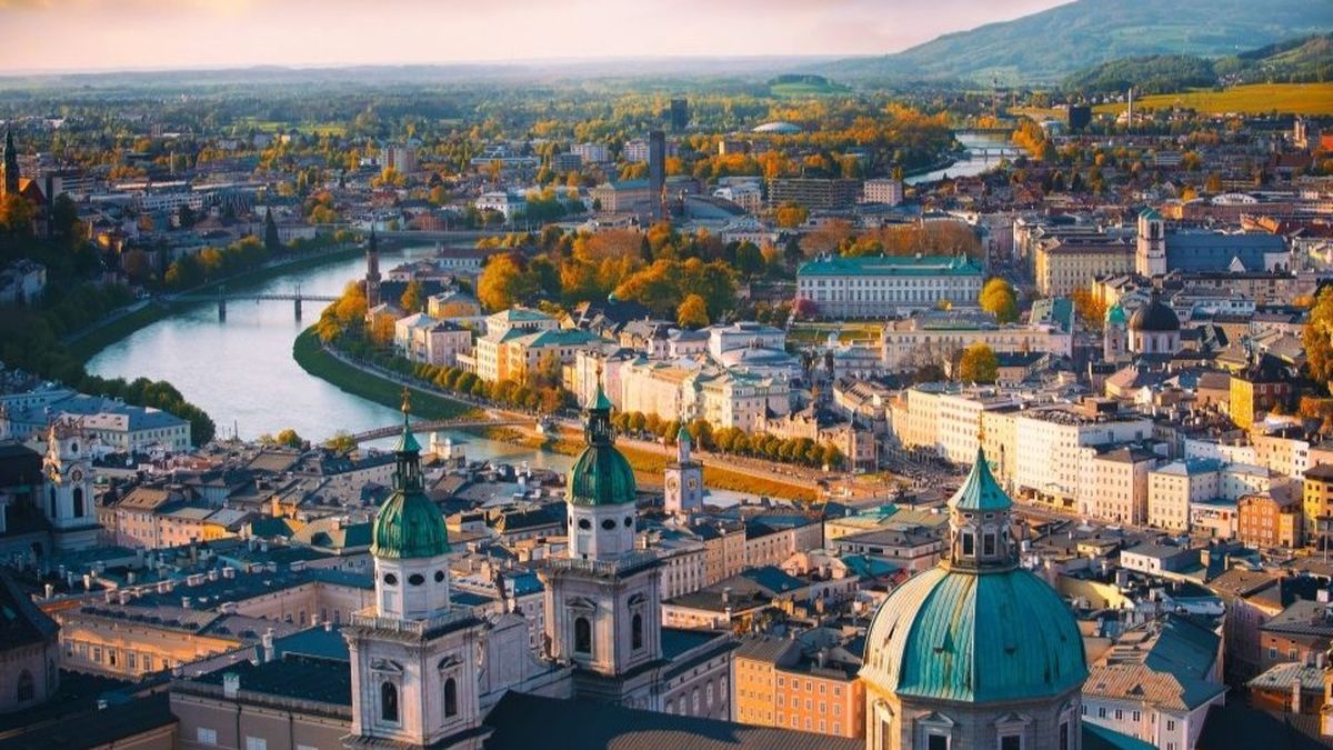 La capital austríaca abre el recorrido con palacios, grandes avenidas y algunos de los íconos históricos de Europa central. La capital austríaca abre el recorrido con palacios, grandes avenidas y algunos de los íconos históricos de Europa central.