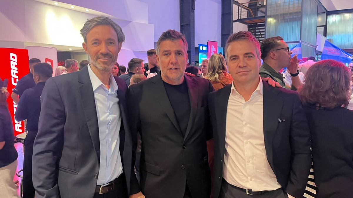 Directivos de Assist Card: Emmanuel Cafici, gerente Comercial y Regional Training & AGV Manager; Fernando Padrón, COO; y Carlos Stefani, CEO de Assist Card.