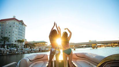 Visit Tampa Bay convoca a la comunidad LGBTQ+ a relajarse en sus hermosas playas y parques.&nbsp;