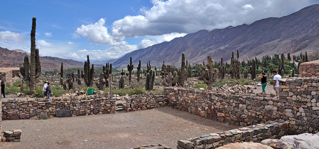 Tilcara es el pueblo con mejor infraestructura turística de la Quebrada, por lo cual muchos viajeros hacen noche allí para visitar los diferentes sitios turísticos y alrededores.
