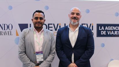Diego Romero, Regional Key Account Manager Pacto Andino de Julia Travel; y Rodrigo Grajera, director comercial de la compañía.
