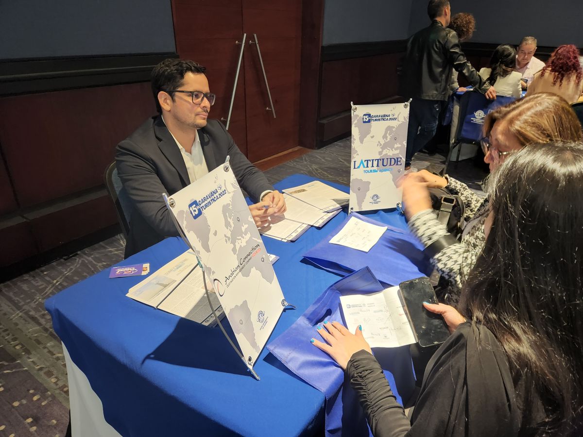 Caravana de promoción de Universal Group en Colombia.