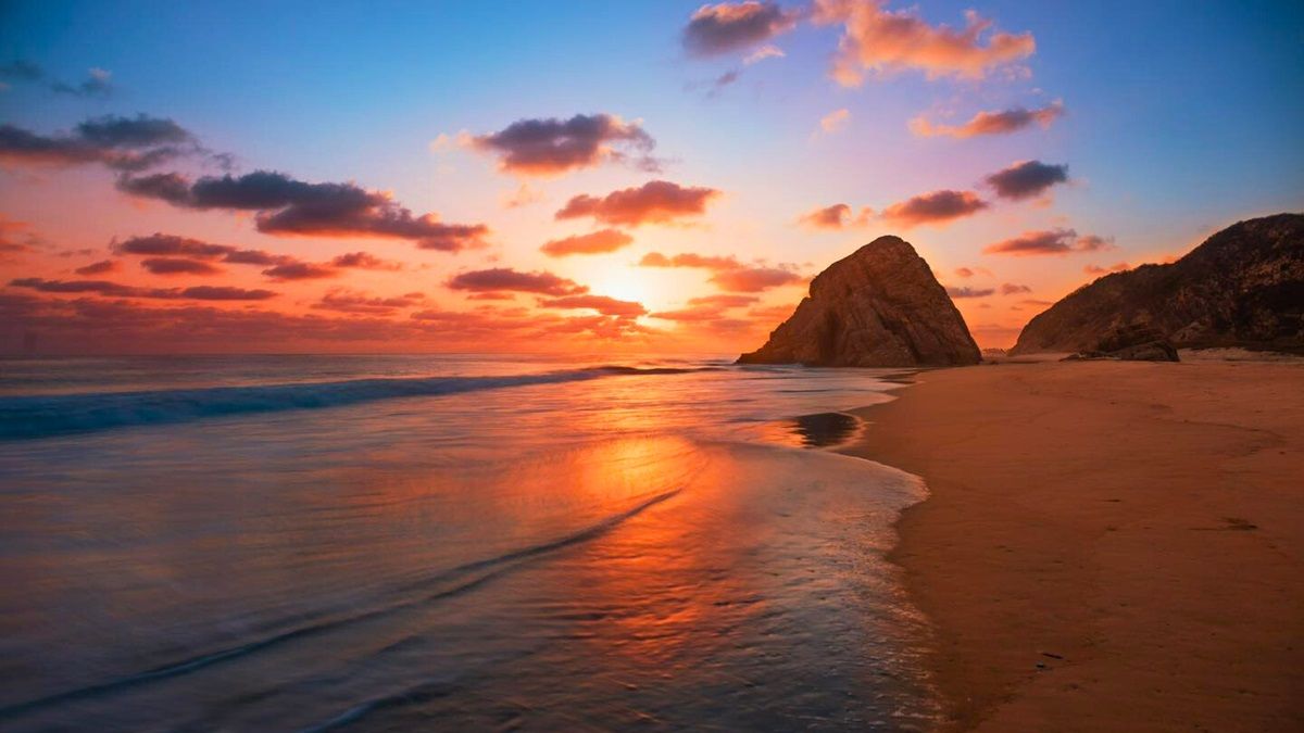 Enamórate del ambiente en las playas de Manzanillo en Año Nuevo.