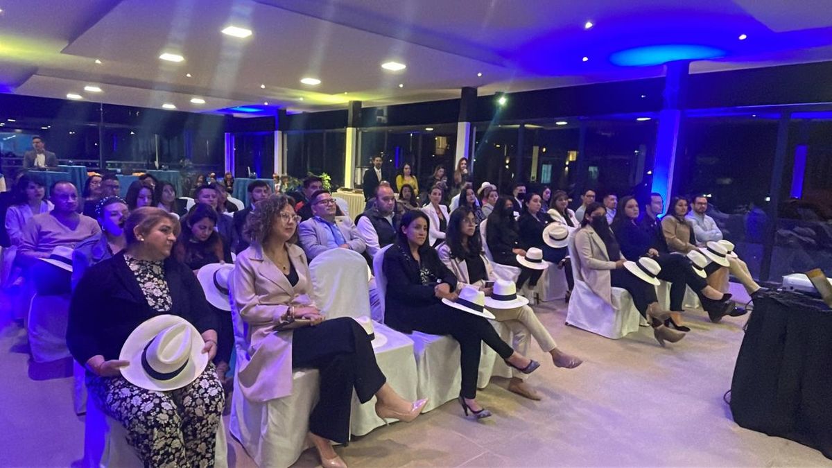 Representantes de mayoristas y agencias de viajes asistieron a la capacitación de Royal Caribbean en Cuenca. - Ladevi Medios y Soluciones Representantes de mayoristas y agencias de viajes asistieron a la capacitación de Royal Caribbean en Cuenca.