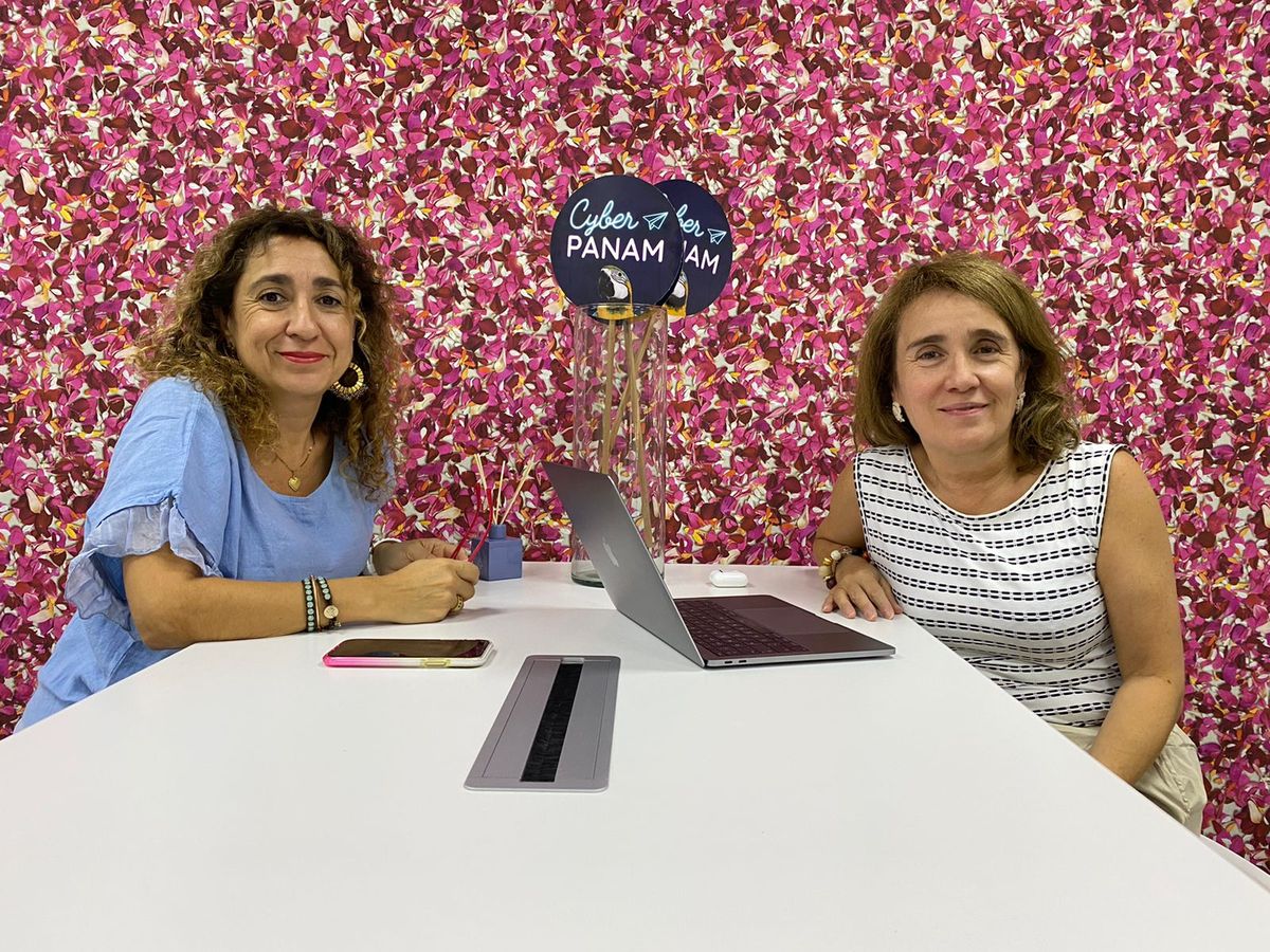 Paola Góngora y Jessica Góngora, gerente de Administración y Gestión de Panamericana Turismo.