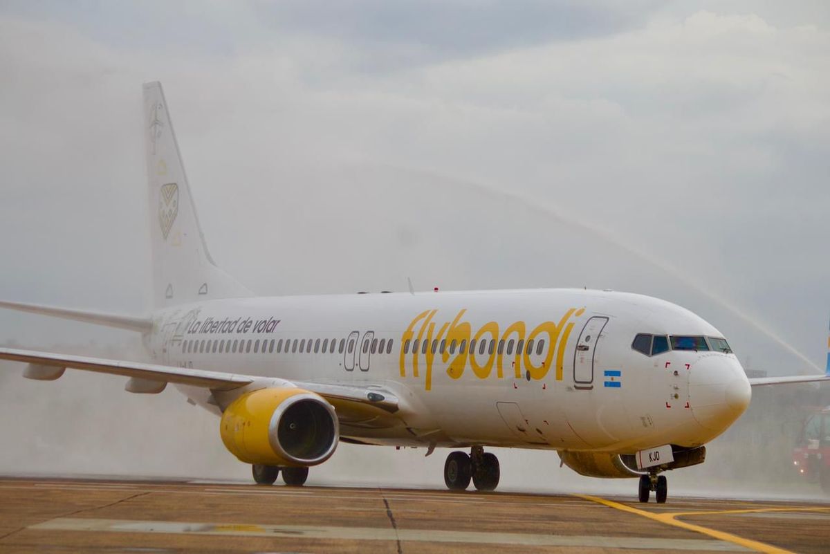 Flybondi lanzará 10 nuevas rutas domésticas e internacionales para el verano 2025/26.