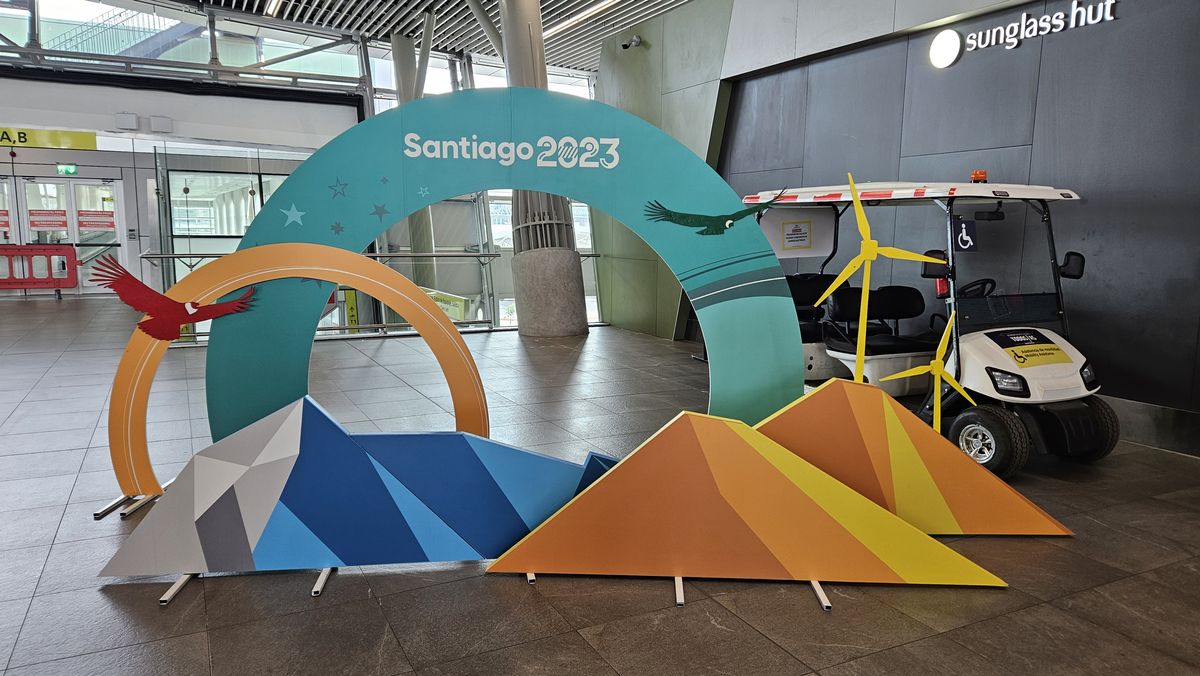 El Aeropuerto de Santiago ya está preparado para recibir a las más de 90 mil personas que llegarán a Chile en el marco de los Juegos Panamericanos Santiago 2023. - Ladevi Medios y Soluciones El Aeropuerto de Santiago ya está preparado para recibir a las más de 90 mil personas que llegarán a Chile en el marco de los Juegos Panamericanos Santiago 2023.
