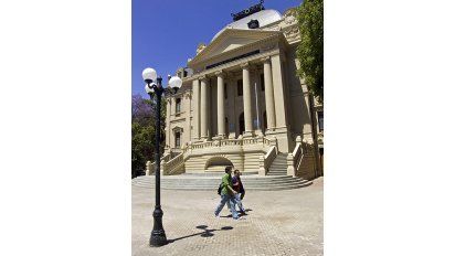 Santiago. Fachada del Museo de Bellas Artes