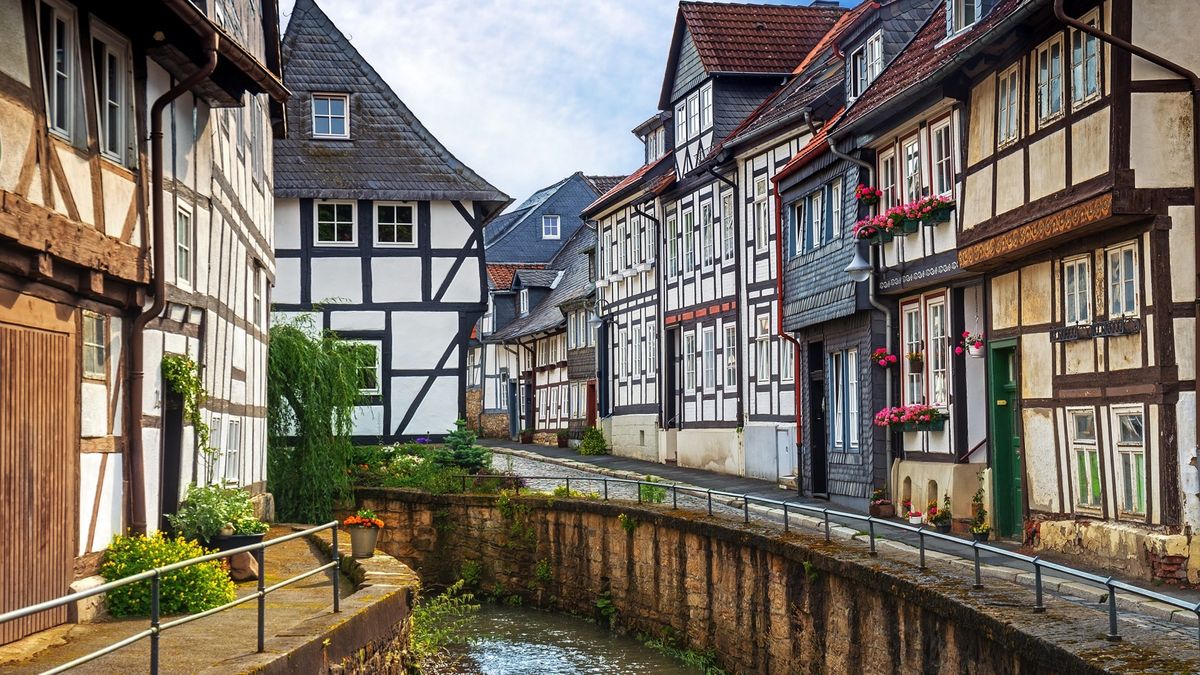Europamundo sigue apostando por los viajes regionales y amplía su oferta con 57 nuevas rutas para descubrir Alemania del Este desde una perspectiva única. - Ladevi Medios y Soluciones Europamundo sigue apostando por los viajes regionales y amplía su oferta con 57 nuevas rutas para descubrir Alemania del Este desde una perspectiva única.