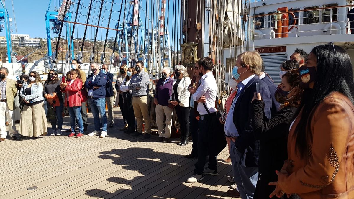 El barco a a vela que promocionó Perú estuvo en Valparaíso.