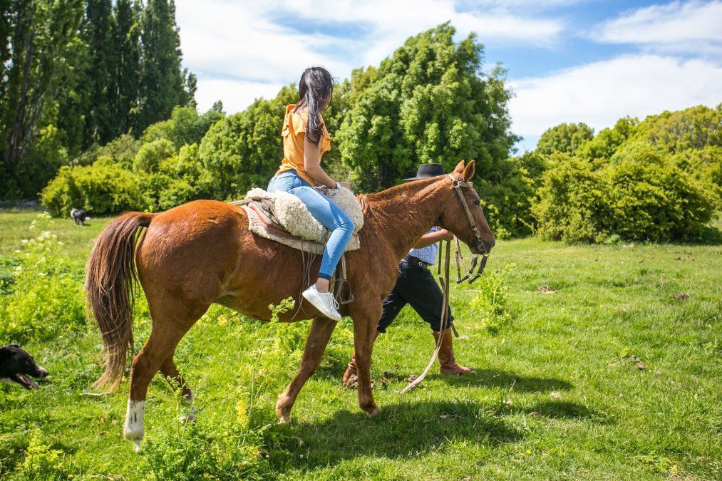 Las cabalgatas son un gran plan que te permite disfrutar de toda la magia de Bariloche. 