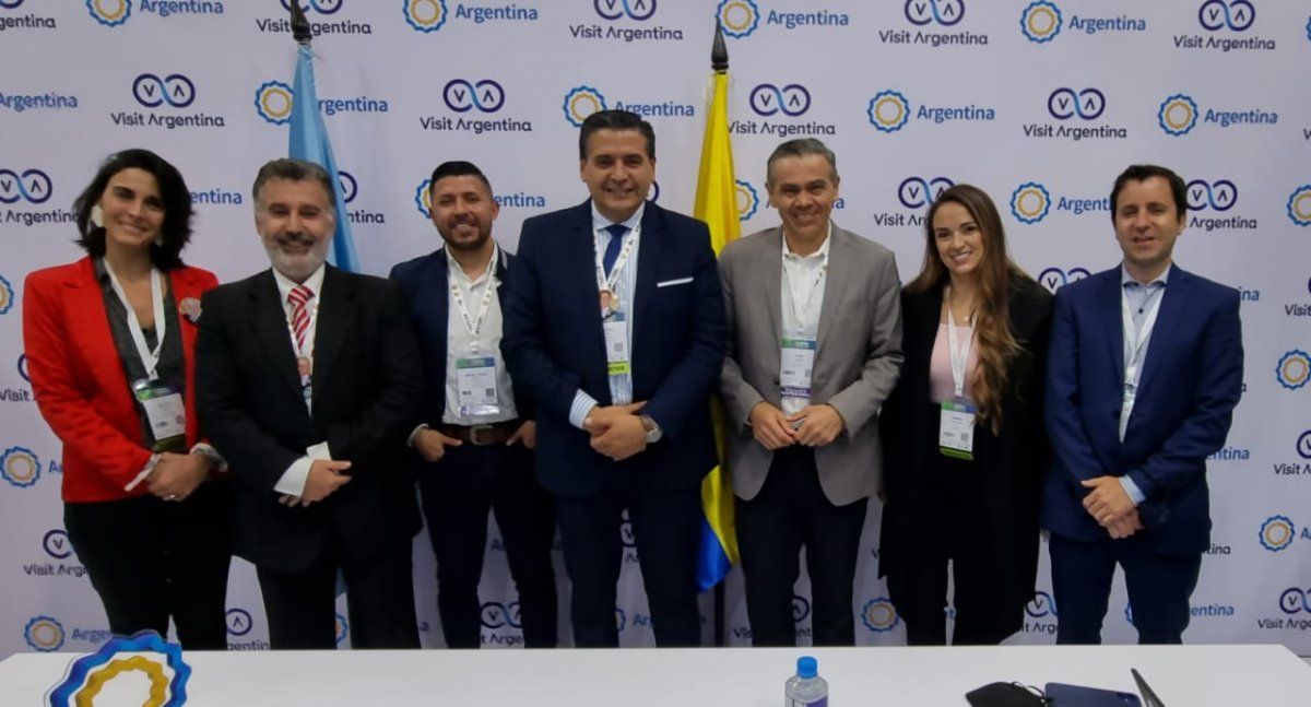 Ricardo Sosa encabezó en Bogotá una positiva reunión con Avianca, donde se estableció que desde junio la aerolínea incrementará su cantidad de asientos asignando a los vuelos existentes aviones de mayor tamaño.