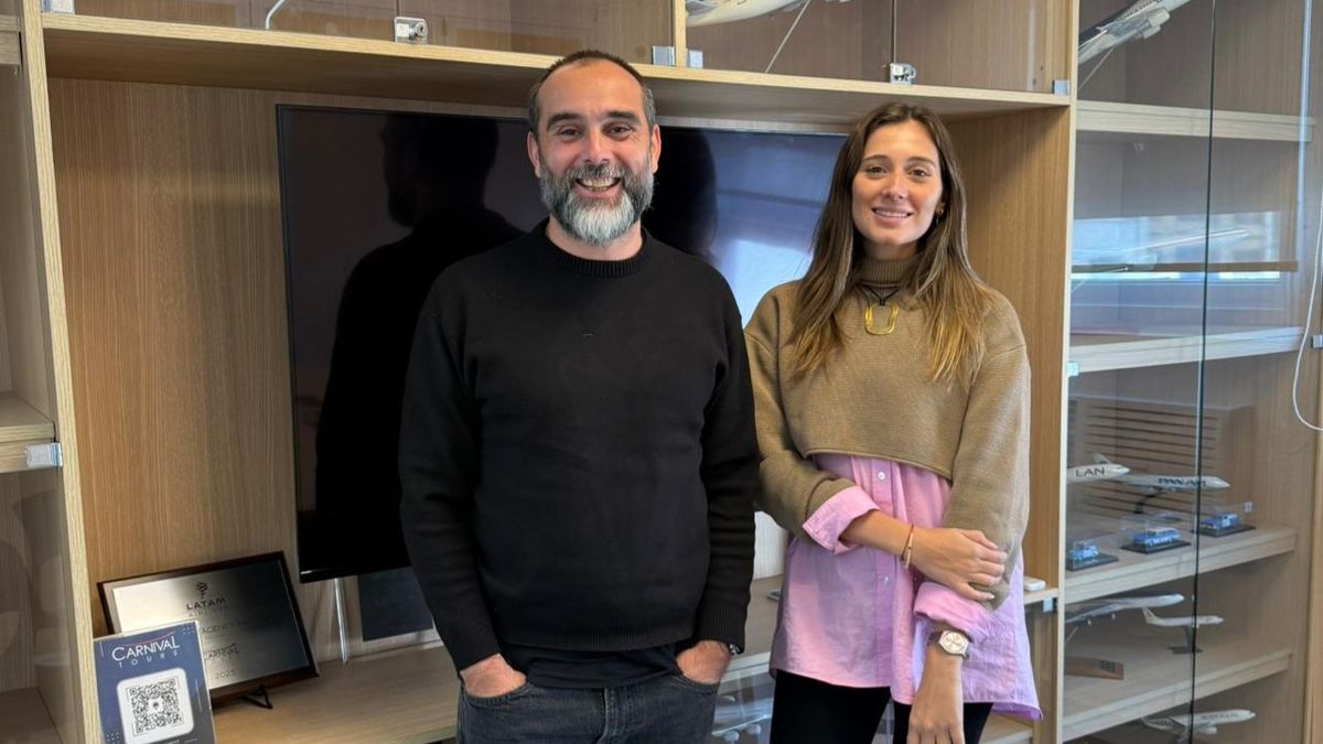 Carnival Tours: Matías Alfaro, socio y director comercial, y Micaela Vertone, Account Manager.