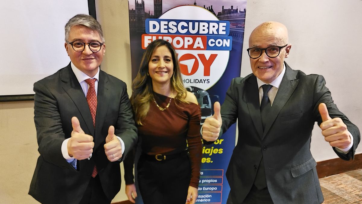 Aldo Valle, representante comercial para Chile de Nexus DMC; Claudia Ferrari, country manager de Chile de Nexus DMC; y Ángel López, director comercial para América de VOY Holidays. - Ladevi Medios y Soluciones Aldo Valle, representante comercial para Chile de Nexus DMC; Claudia Ferrari, country manager de Chile de Nexus DMC; y Ángel López, director comercial para América de VOY Holidays.