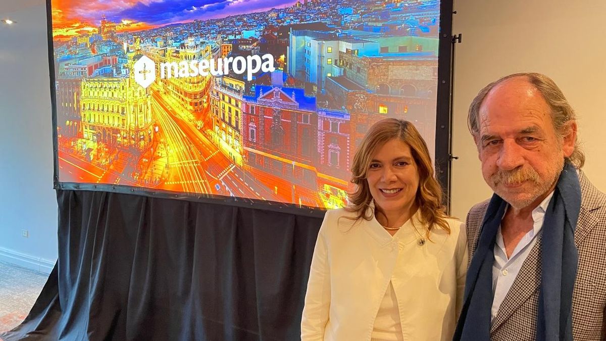 Maseuropa: Luz Jane Estupiñán y Miguel de la Cruz en el inicio del encuentro.