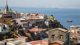 Postal de los cerros de Valparaíso, uno de los mayores atractivos a nivel mundial.
