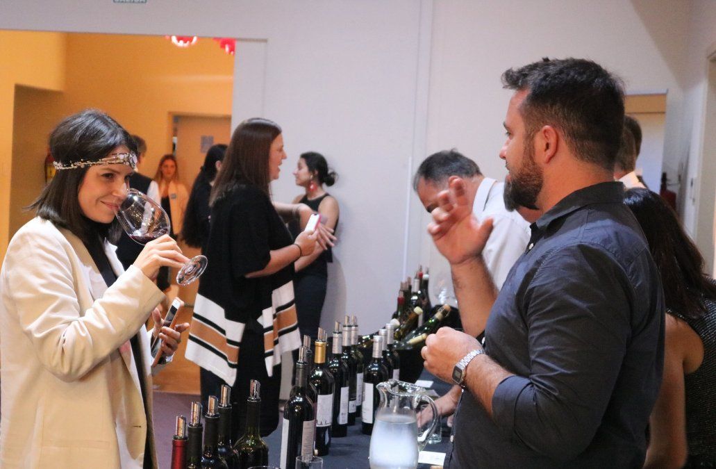 En la presentación de Los Caminos del Vino sedegustaron más de 20 etiquetas, servidas por sus propios productores de Córdoba.