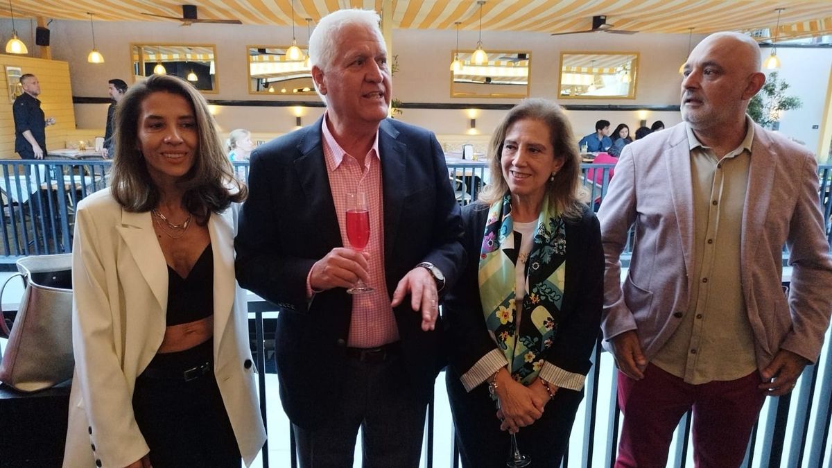 Quena Ramos, Pablo Herrera, Luz María Peña y Daniel Beltrán. Quena Ramos, Pablo Herrera, Luz María Peña y Daniel Beltrán.