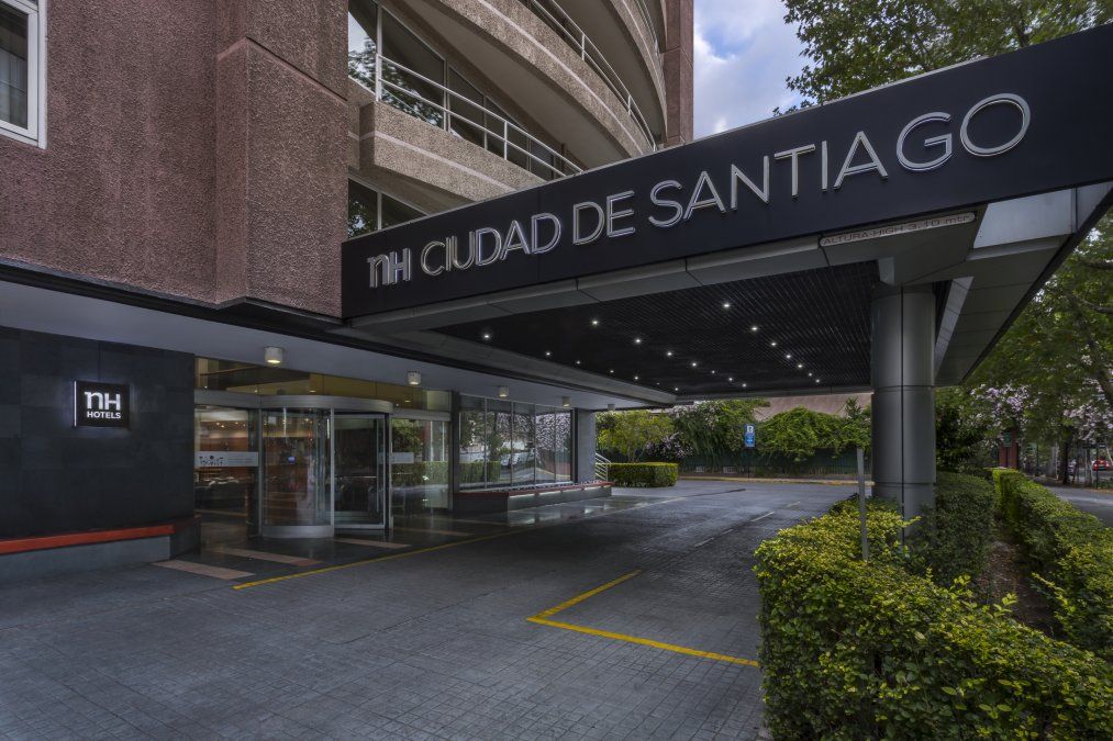 Minor Hotels:  NH Ciudad de Santiago se encuentra en el área de Providencia de la ciudad de Santiago. Su ubicación estratégica permite llegar fácilmente a los lugares más emblemáticos de la ciudad.