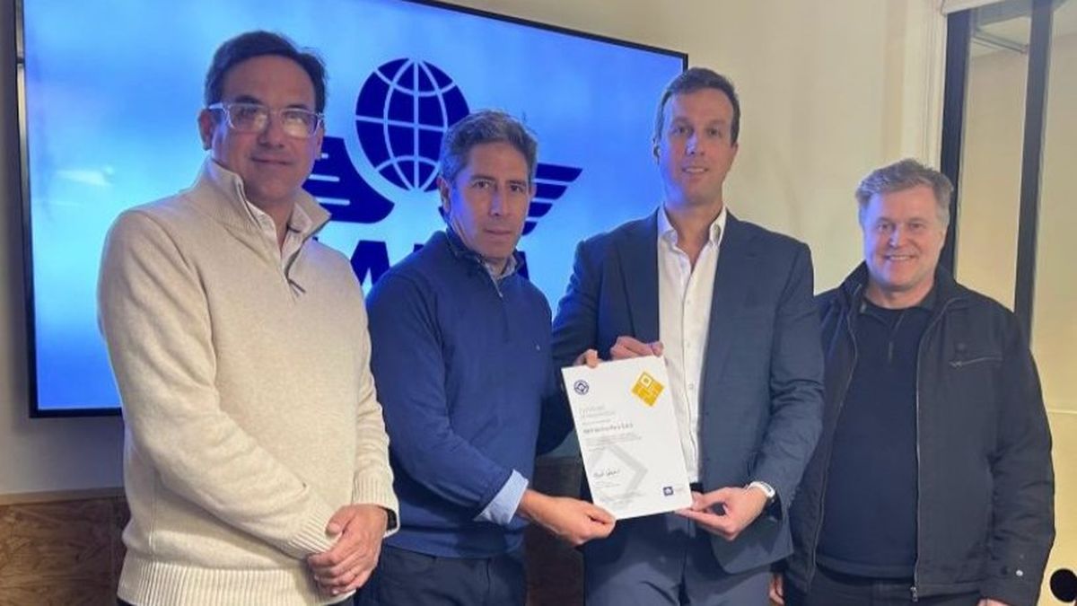 Sky Airline Perú anunció su renovación del certificado IOSA, auditoría internacional reconocida en la industria aérea.