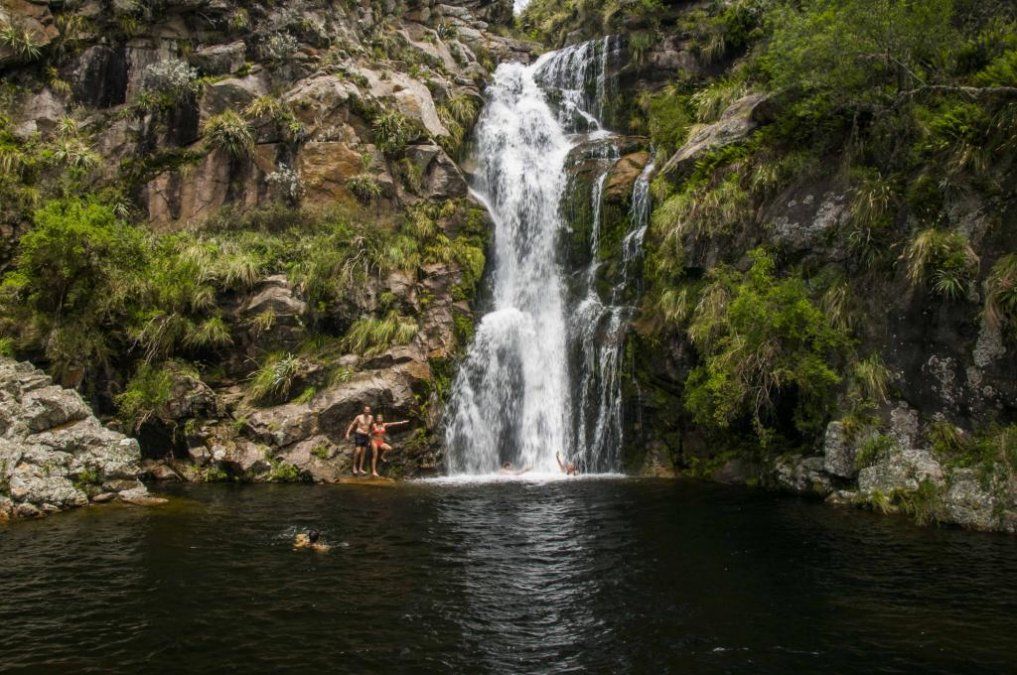 La cascada del Maitén es un majestuoso paisaje poco conocido de la provincia de Córdoba que podés conocer en tus próximas escapadas esta Semana Santa 2024.