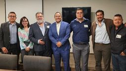 Amatur se reunió con distintas organizaciones para abordar conflictos relacionados con la placas federales que usan algunas transportistas.