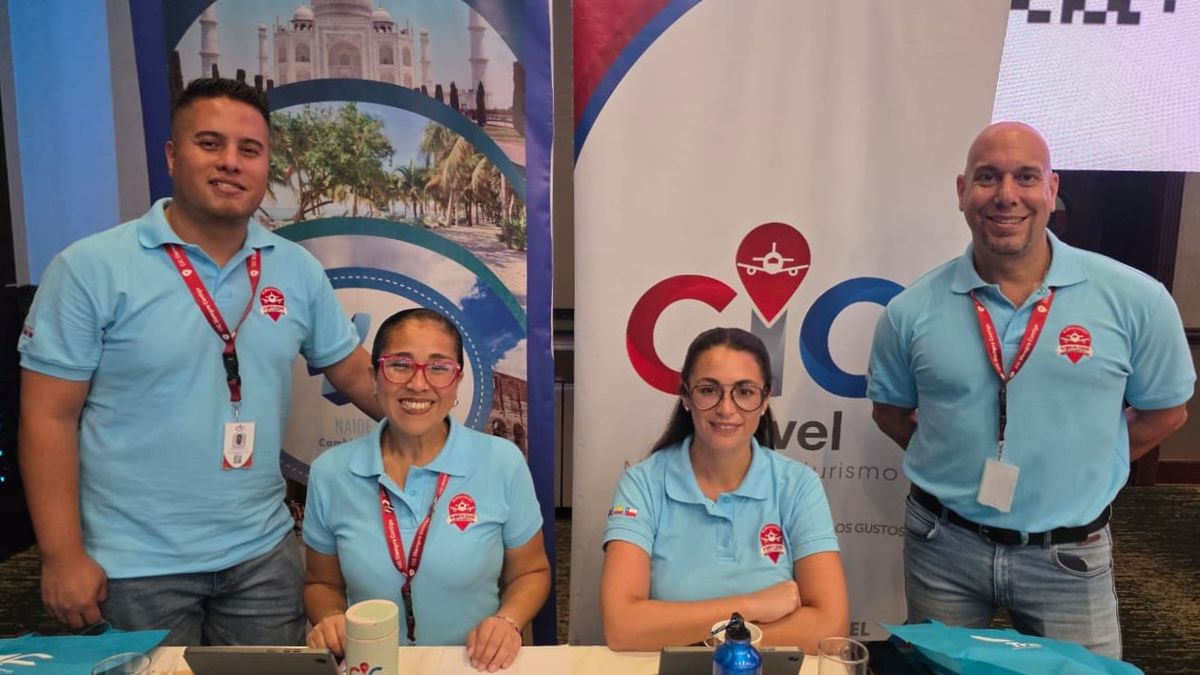 CIC Perú Travel: Brayam González, Ornella Lambruschini, Laura Hourdebaigt y Fernando Seminario.