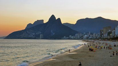 El destino de Sudamérica que prohibirá la música y ventas ambulantes en sus playas desde junio