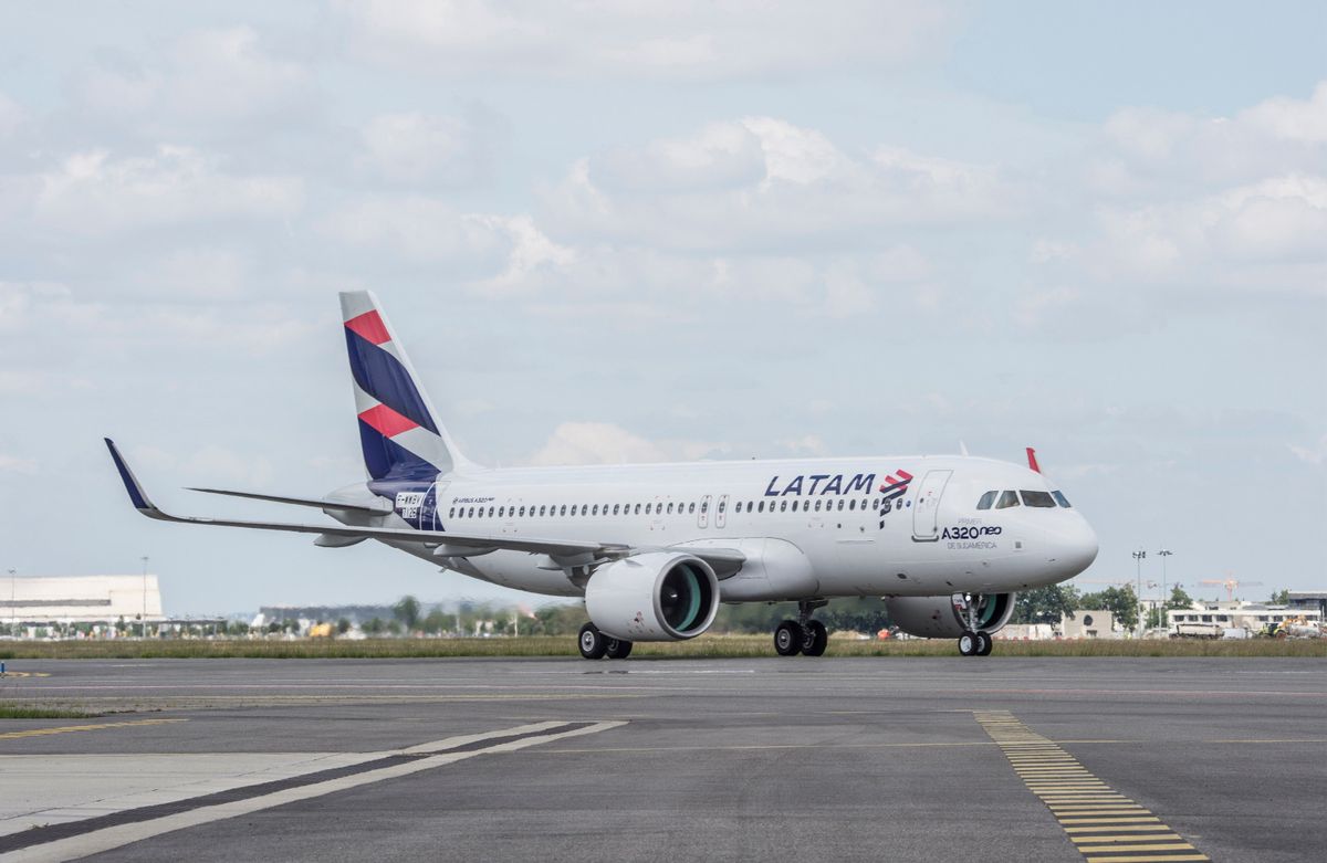 Latam Airlines inauguró su nueva ruta directa Guayaquil-Bogotá. 