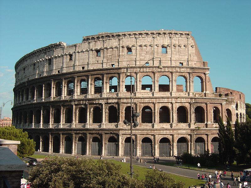 Uno de los imperdibles de Roma es el Coliseo. Si tenemos poco tiempo es bueno prever la visita apenas llegamos a la ciudad.