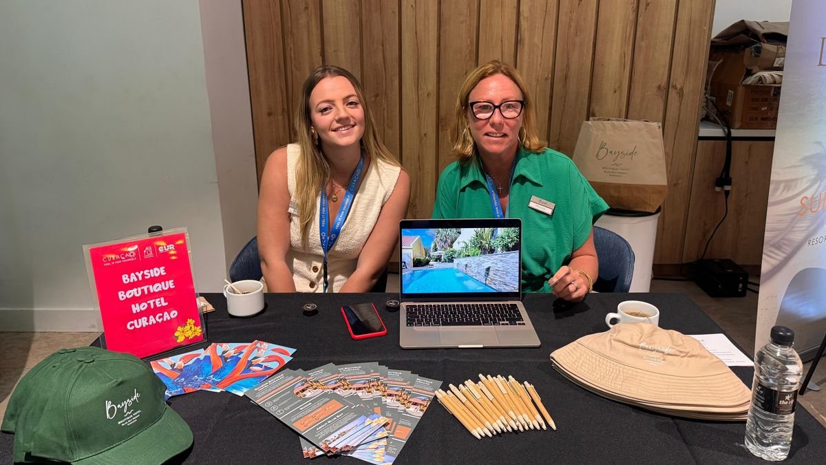 Stand de Bayside Boutique Hotel Curazao, durante las reuniones uno a uno en el marco del Latin American Trade Symposium.
