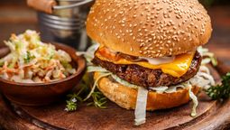 Inició el Burger Fest en Bogotá con las mejores hamburguesas en competición.