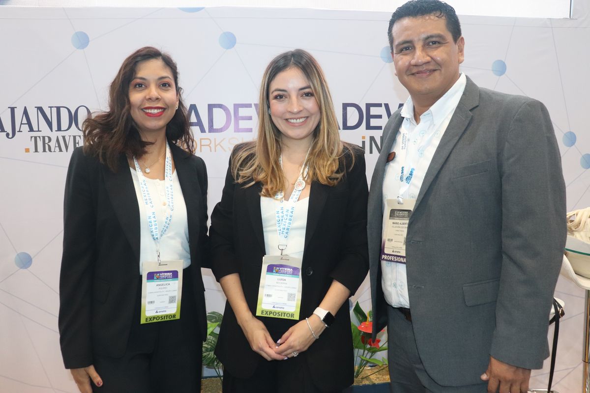 Laura Becerra de Lomas Hospitality - Grupo Lomas Quintana Roo y equipo.