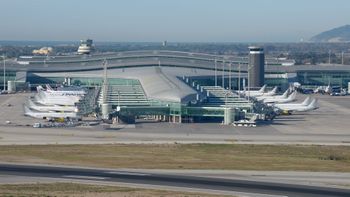 T2 del Aeropuerto del Prat en Barcelona, uno de los aeropuertos que se cuela en el ranking de los 10 aeródromos con más operaciones de Europa.