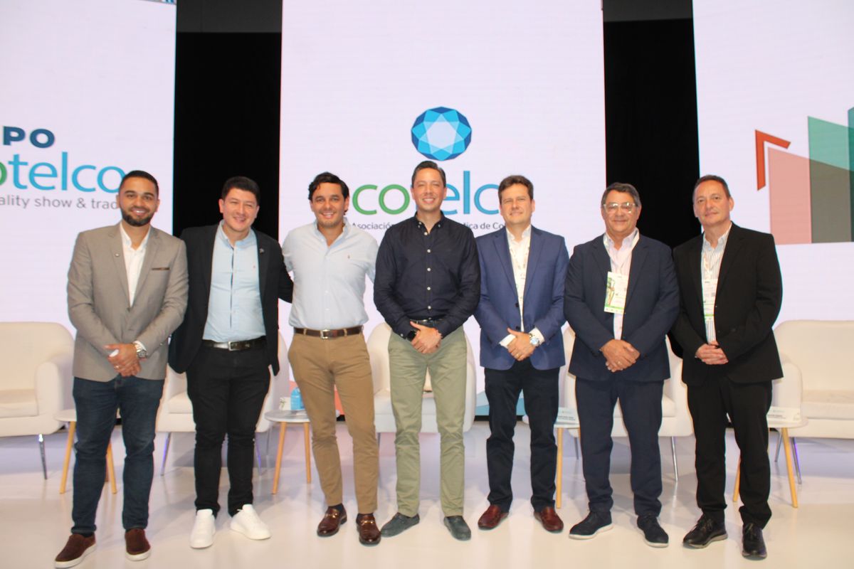 Cristian Toro, Secretario de desarrollo económico y competitividad; Aníbal Felipe Pulgarín, gobernador (e) de Risaralda; Luis Alejandro Dávila, vicepresidente de Turismo de ProColombia; Juan Sebastián Sánchez, ministro (e) de Comercio, Industria y Turismo; José Andrés Duarte, presidente ejecutivo de Cotelco Nacional y &nbsp;Mario Fernando Muvdi Chiari, presidente de la Junta Directiva Nacional en el Congreso Nacional de la Hotelería 2025.
