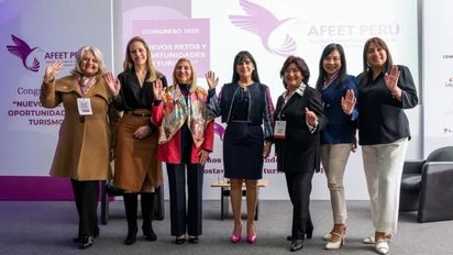 Titular del Mincetur y equipo de Afeet unidas por la labor femenina en el sector turismo. Titular del Mincetur y equipo de Afeet unidas por la labor femenina en el sector turismo.