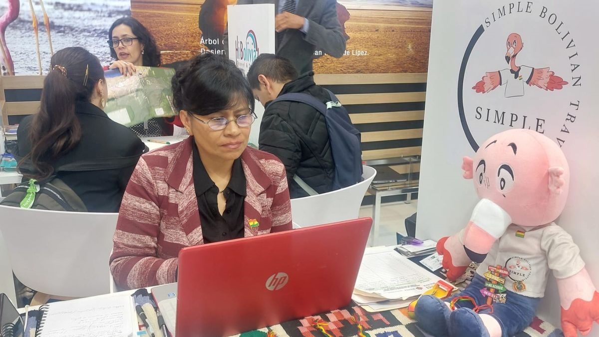 Simple Bolivia Travel como expositor en un roadshow del sector turismo.