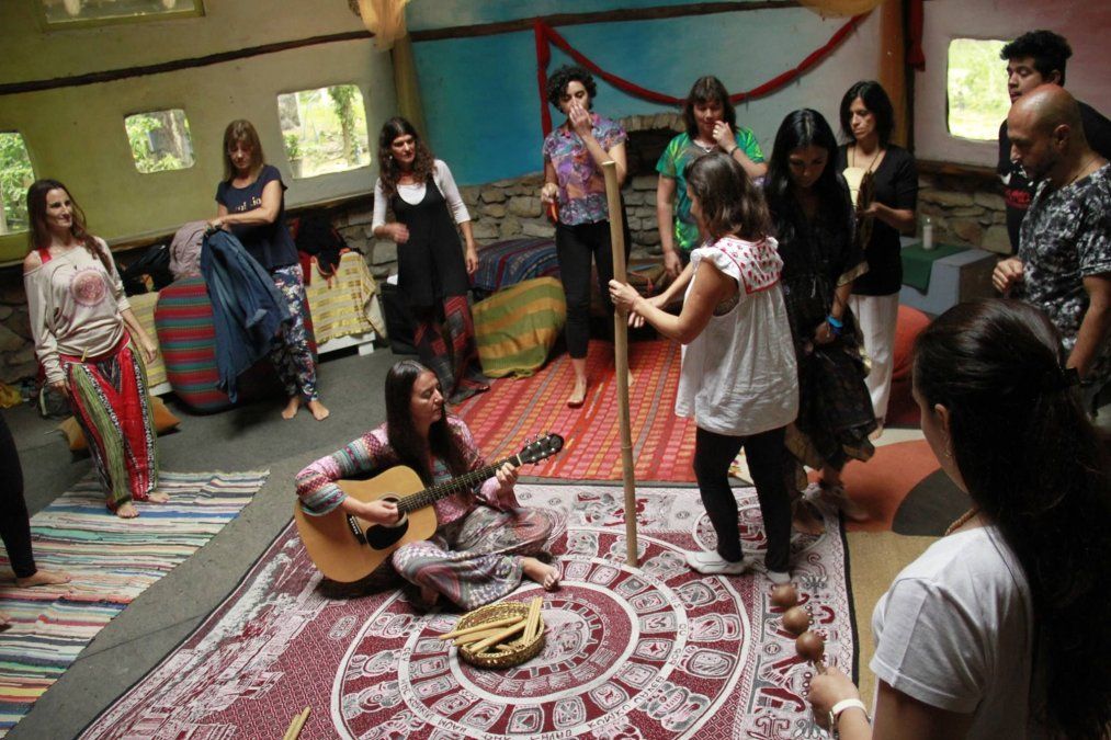 Conocé de qué se trata Color Humano, en el bosque de Mar del Plata, que es una de las opciones poco comunes para estas vacaciones de invierno. Conocé de qué se trata Color Humano, en el bosque de Mar del Plata, que es una de las opciones poco comunes para estas vacaciones de invierno.