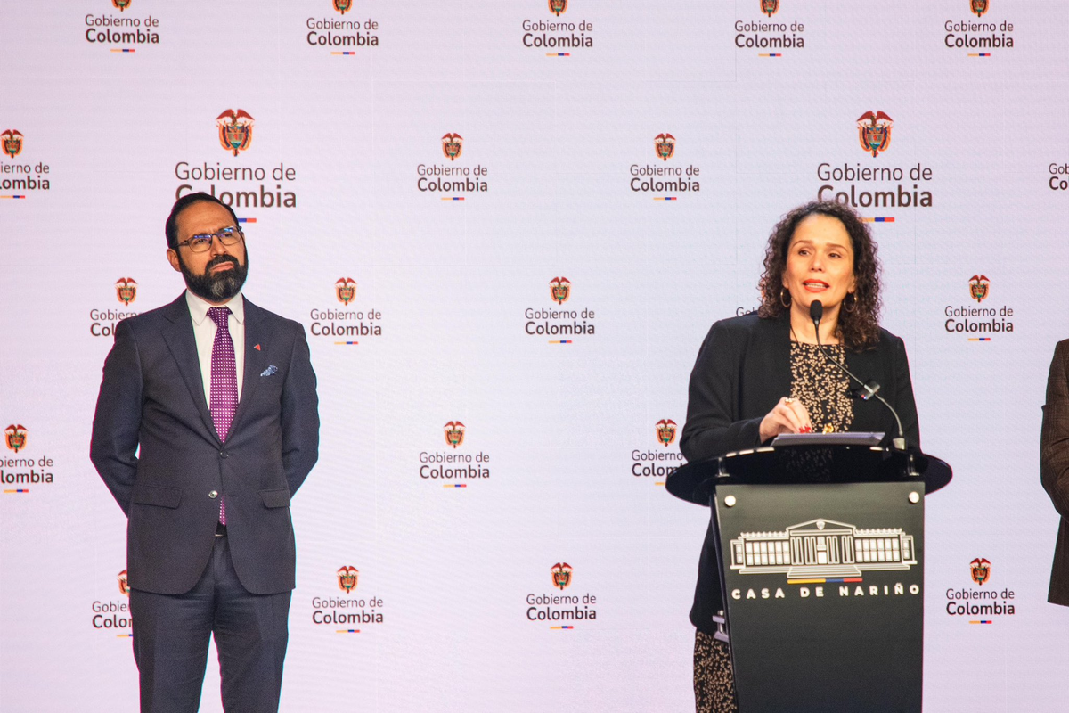 El Ministerio de Transporte, Ecopetrol y la Aeronáutica Civil anuncian que los tiquetes aéreos podrían incrementar sus costos.