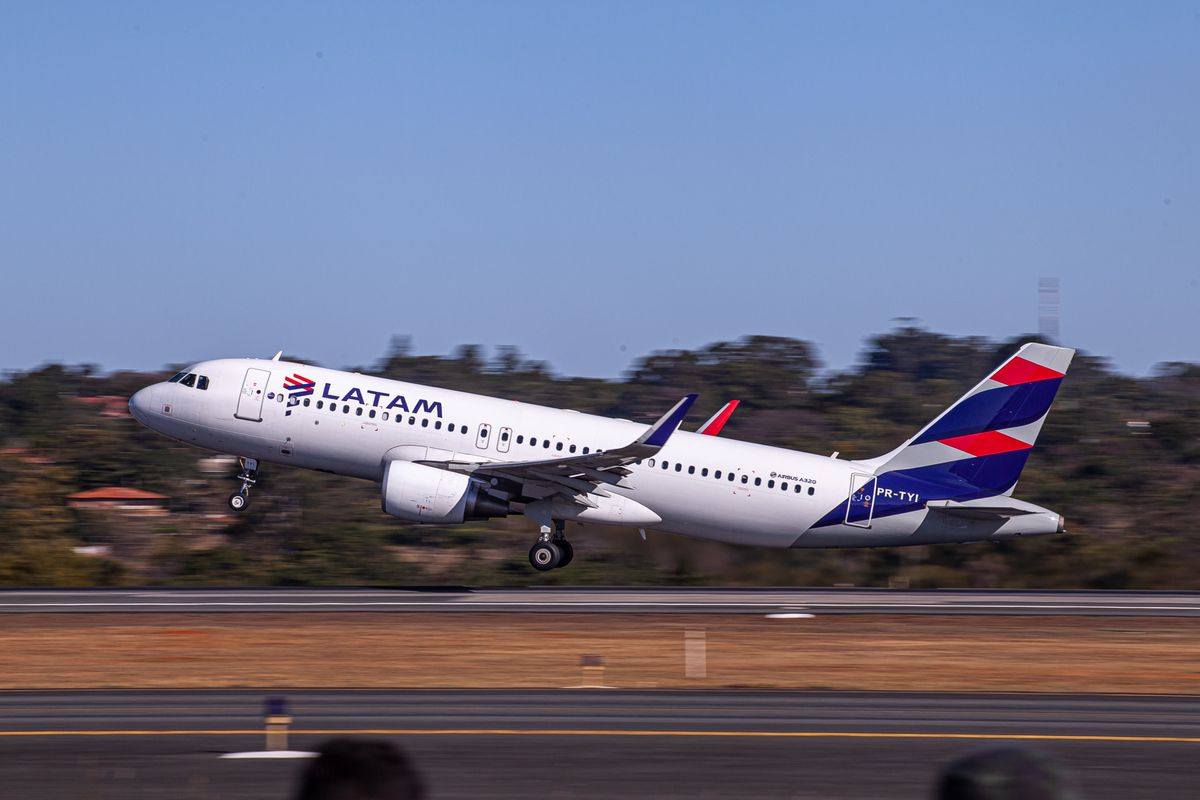 Latam Airlines Brasil anunció una ruta con Santiago a partir de junio. - Ladevi Medios y Soluciones Latam Airlines Brasil anunció una ruta con Santiago a partir de junio.
