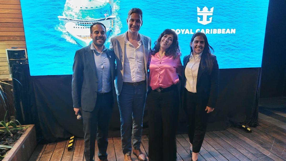 Equipo de Royal Caribbean junto a María Teresa Olavarrieta, country manager de Aviareps. - Ladevi Medios y Soluciones Equipo de Royal Caribbean junto a María Teresa Olavarrieta, country manager de Aviareps.