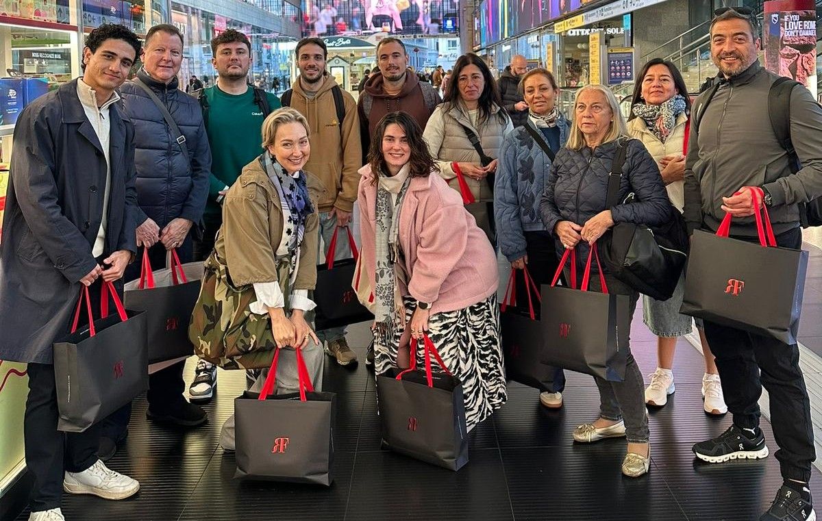 El grupo de ITA Airways y García Fernández Turismo en la Términi de Roma.