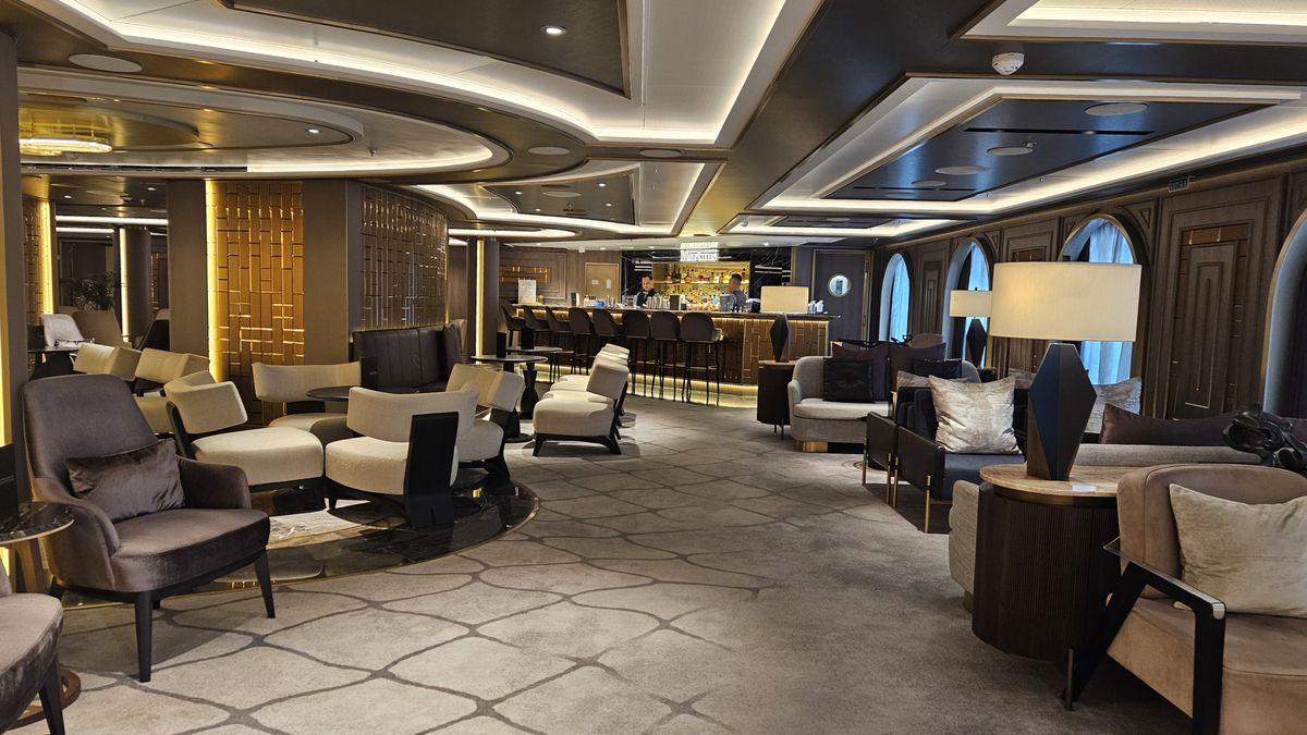 Sala y bar Martinis.